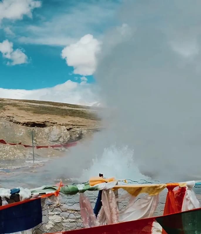 Dagejia Geyser detail view 5