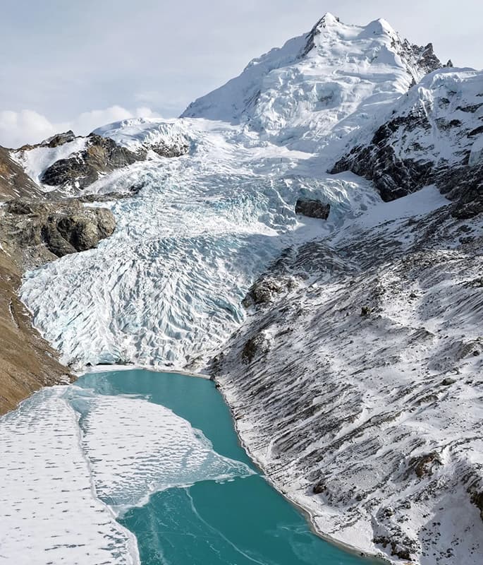 Niangzongmajue Glacier detail view 1