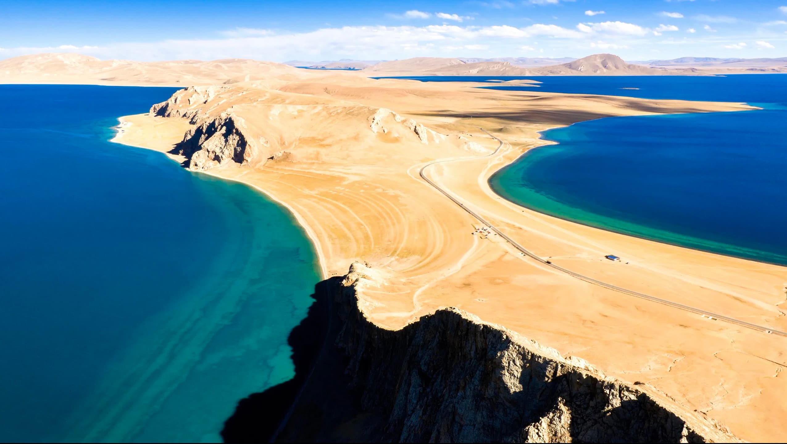Siling Co high plateau landscape