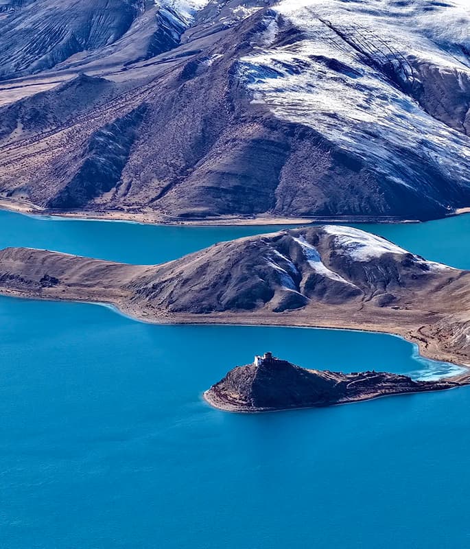 Yamdrok Lake detail view 4