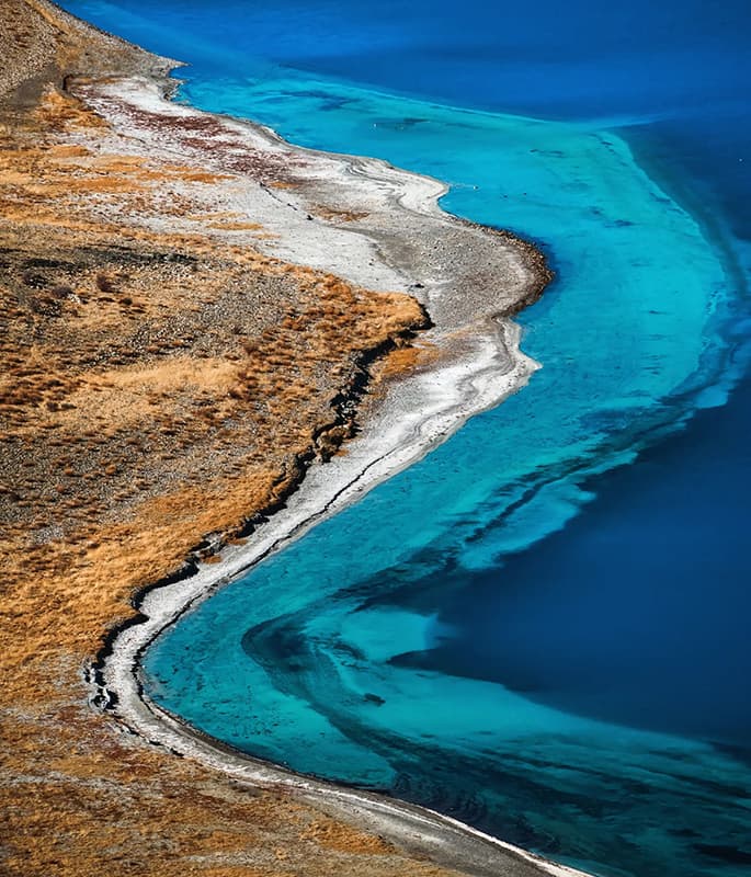 Yamdrok Lake detail view 8