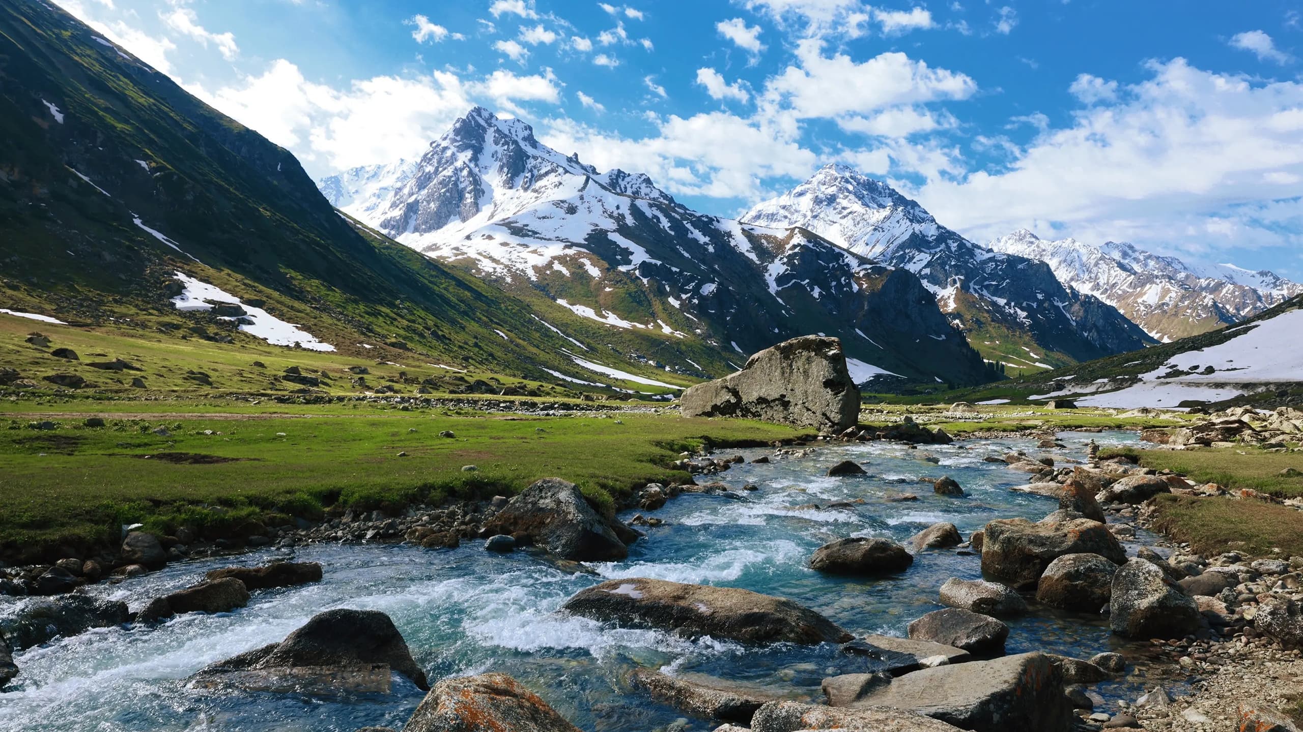 Tangbula Valley private journey landscape