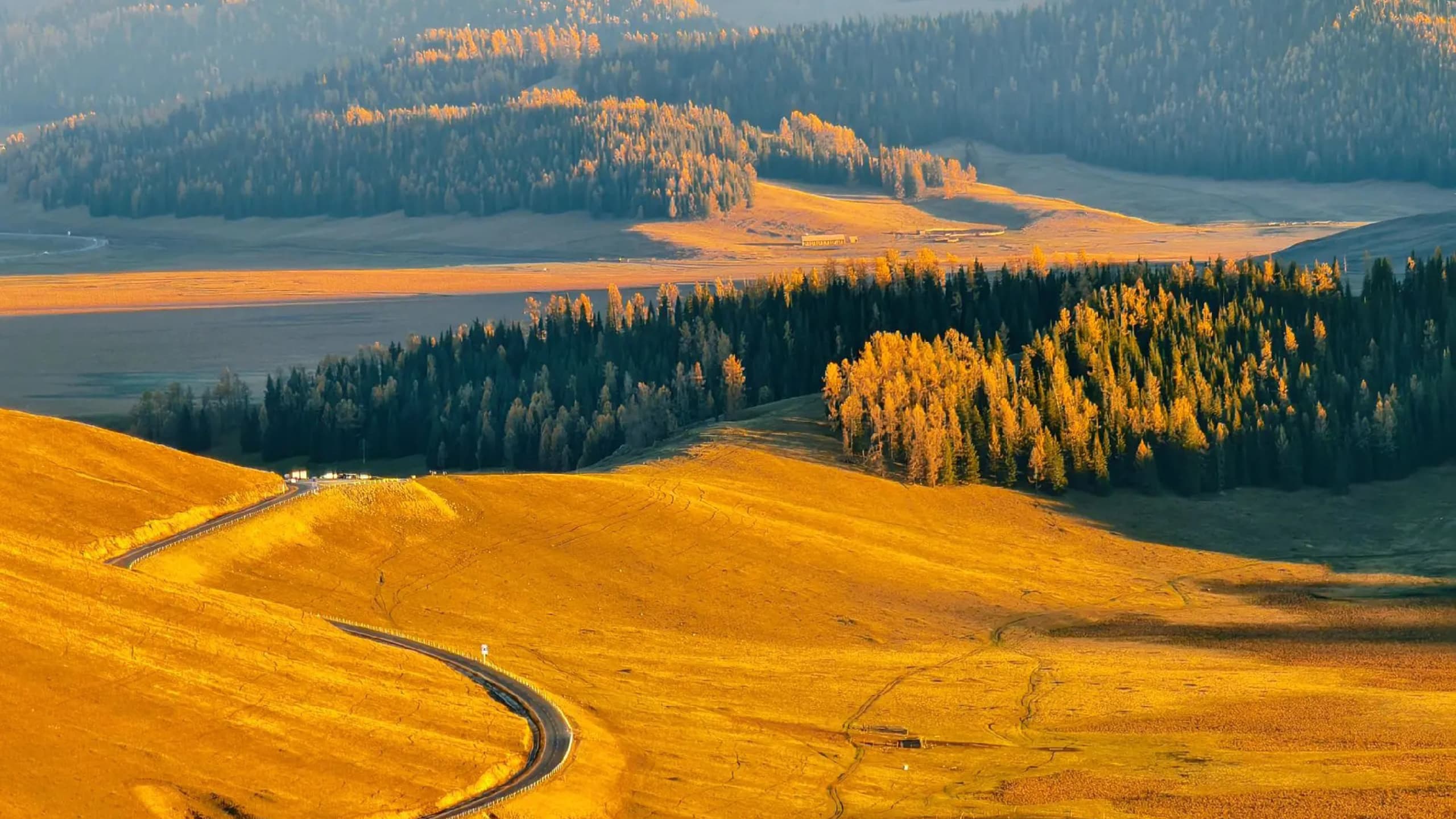 Ahe Highway private journey landscape