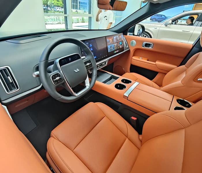 Li Auto L9 image 1